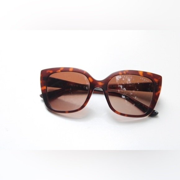 Vogue sunglasses main image 7